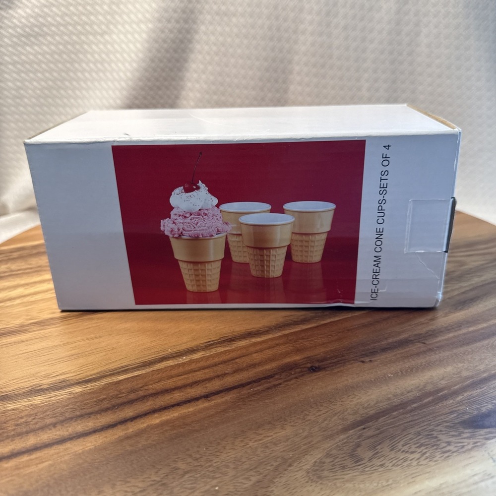 Novelty Ice Cream Cone Cups Set Of 4 Beige Melamine Unbranded  VGUC